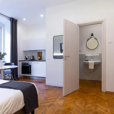 Amazing In The Center + Wifi Апартаменти