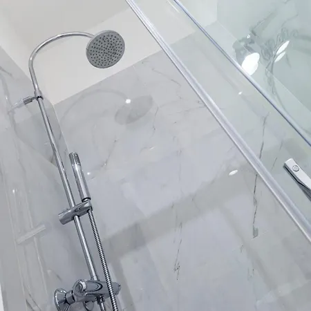 Amazing In The Center + Wifi * ترييستي